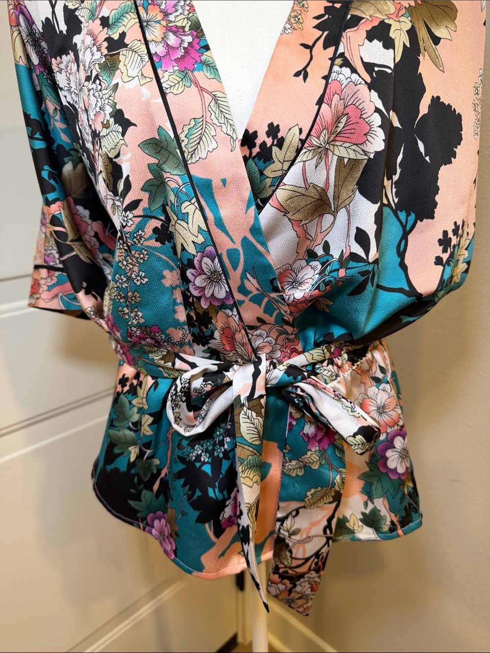 Floral Wrap-Front V-Neck Women's Top in Teal and Black - Picture 4 of 8